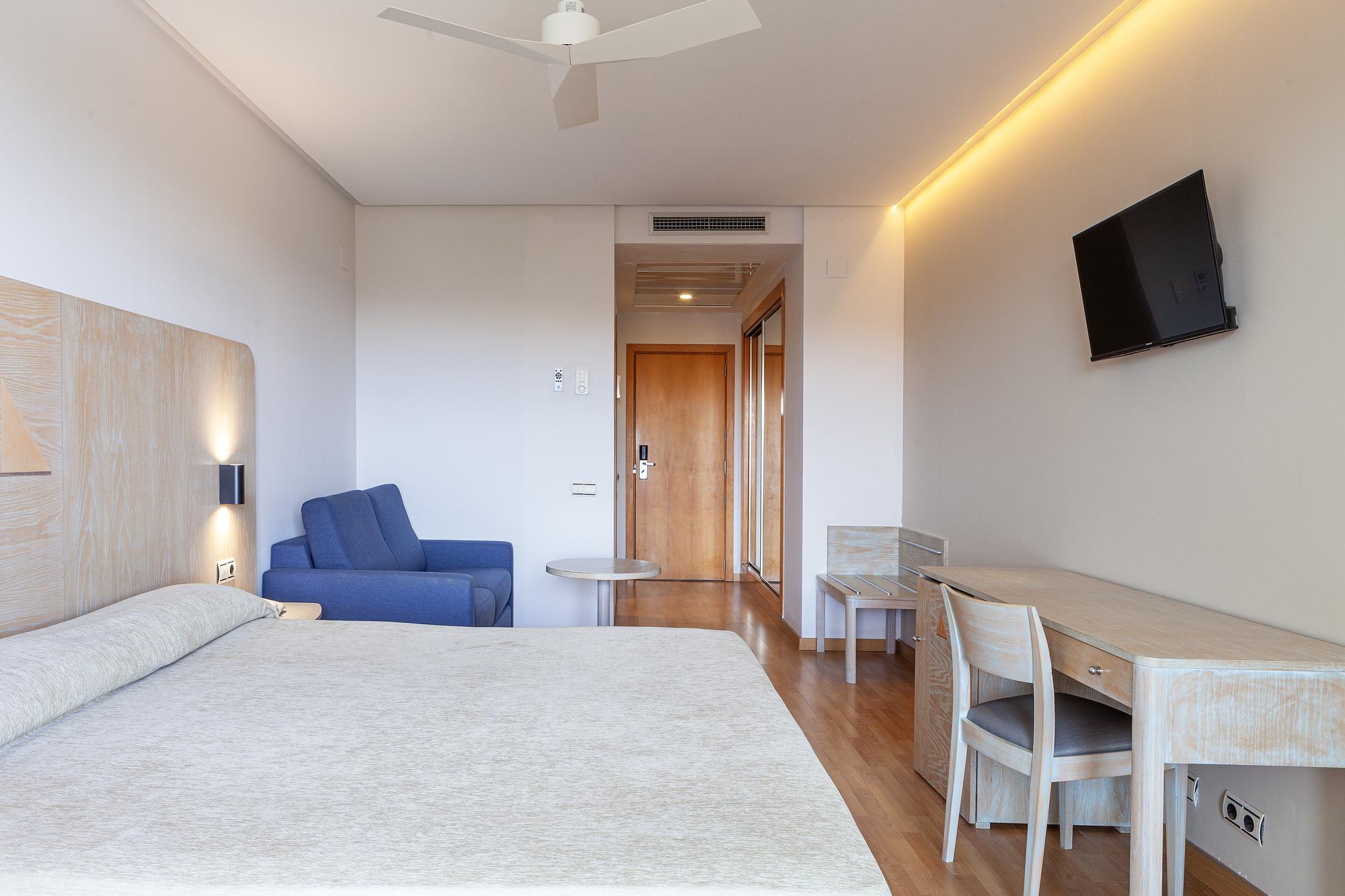 Room, Double Bed, Garden View, Balcony or Terrace