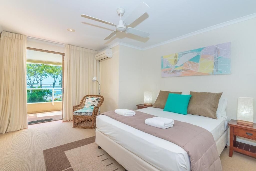 3 Bedrooms, Superior, Apartment, 2 Queen and Twin Beds, Water View