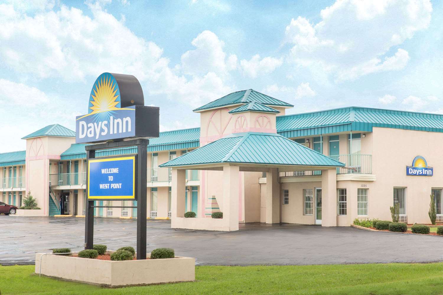 Days Inn By Wyndham West Point 1/6