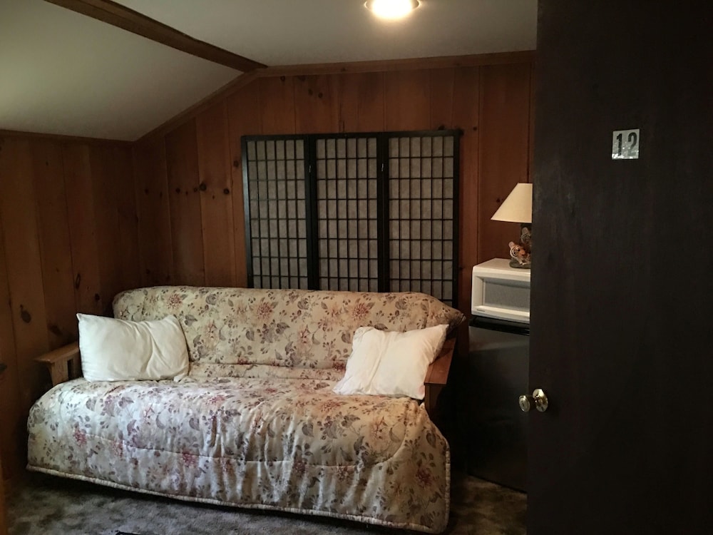 Gateway Inn 12/63