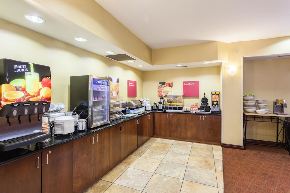 Comfort Suites East 33/42