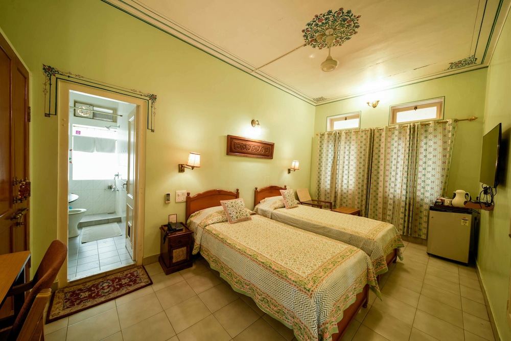 SUPERIOR, DOUBLE BED