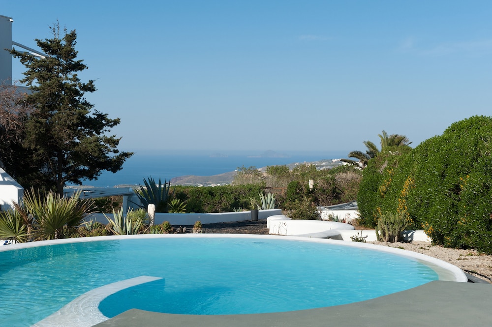Christou Estate 40/50