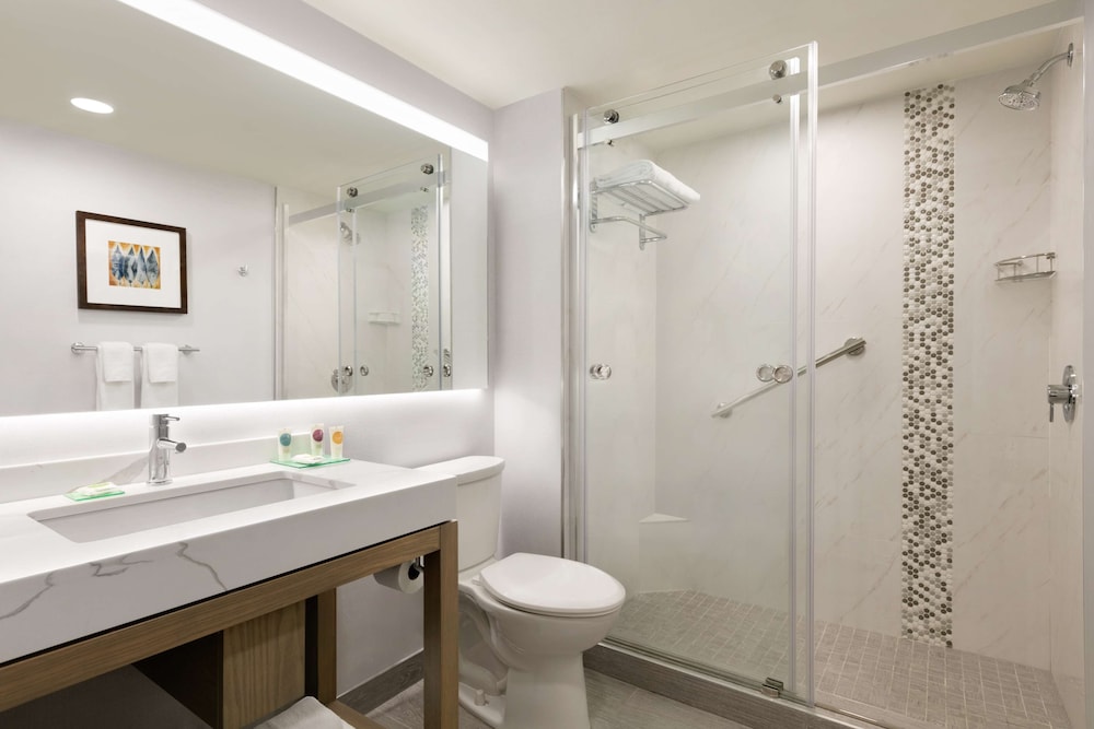 Hyatt Place Santa Barbara 53/55