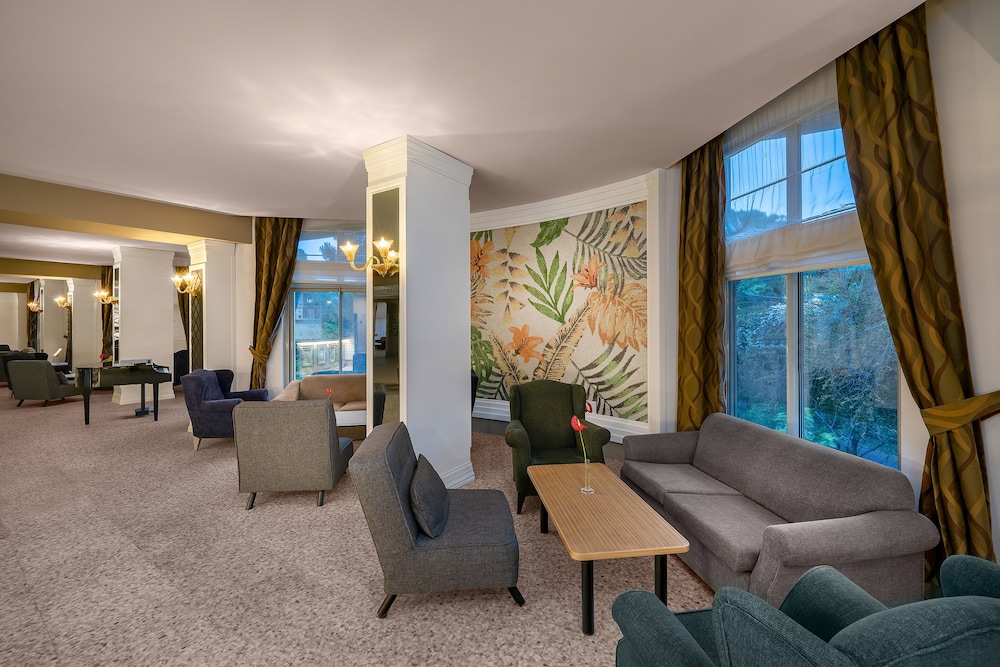 Pine Beach Hotel 49/73