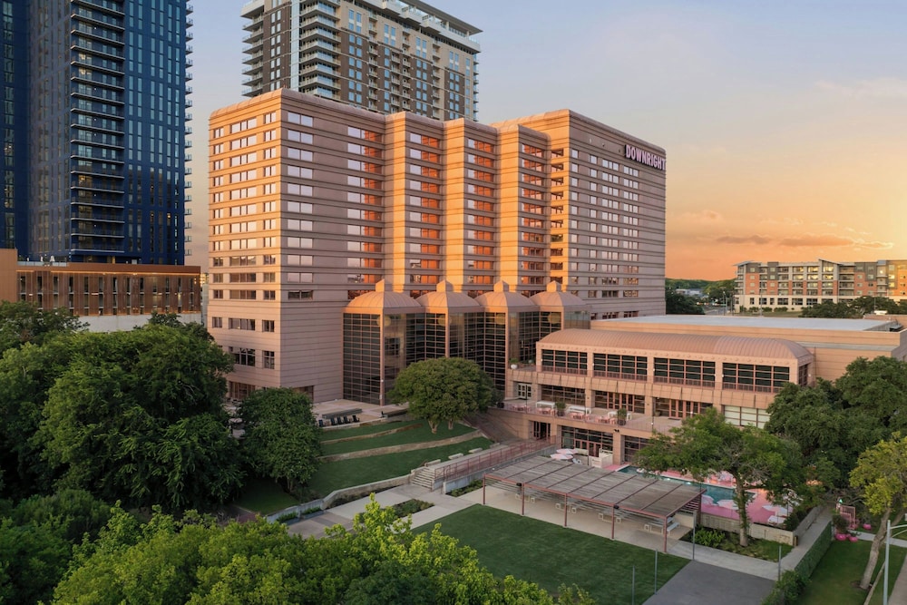 Renaissance Austin Downtown Hotel 48/50
