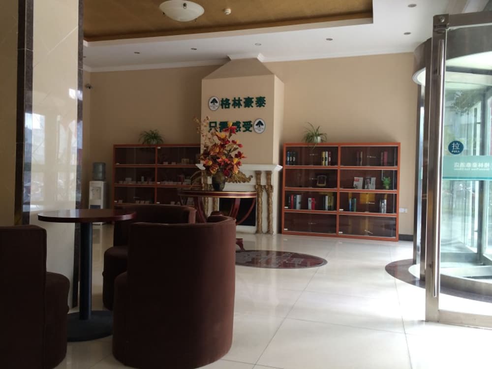 Greentree Inn Zhenjiang Gaotie Wanda Square Express Hotel 16/26
