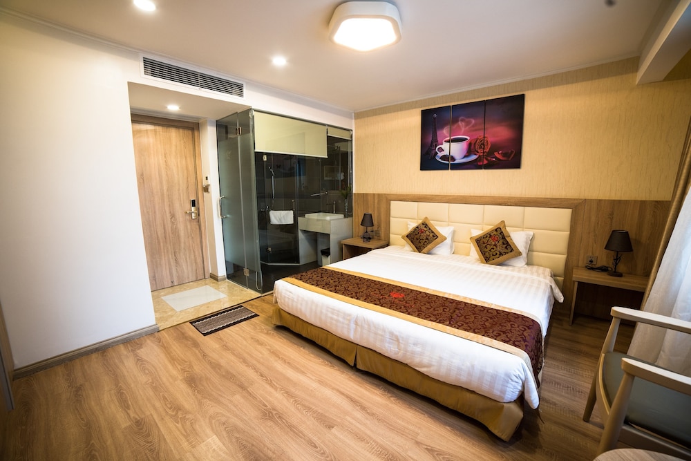 Ruby Hotel 18/61