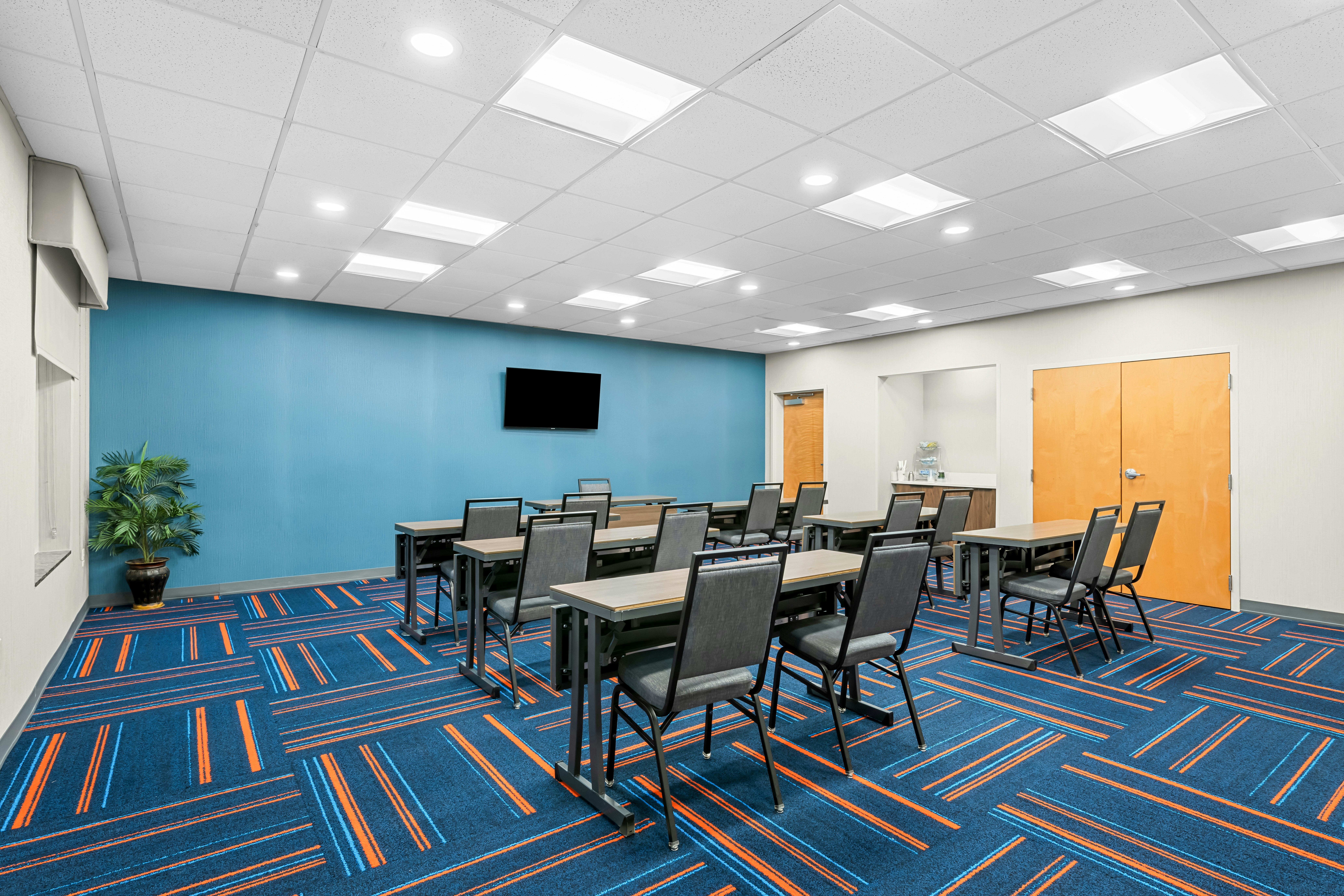 Hampton Inn and Suites Charlotte Airport 48/63