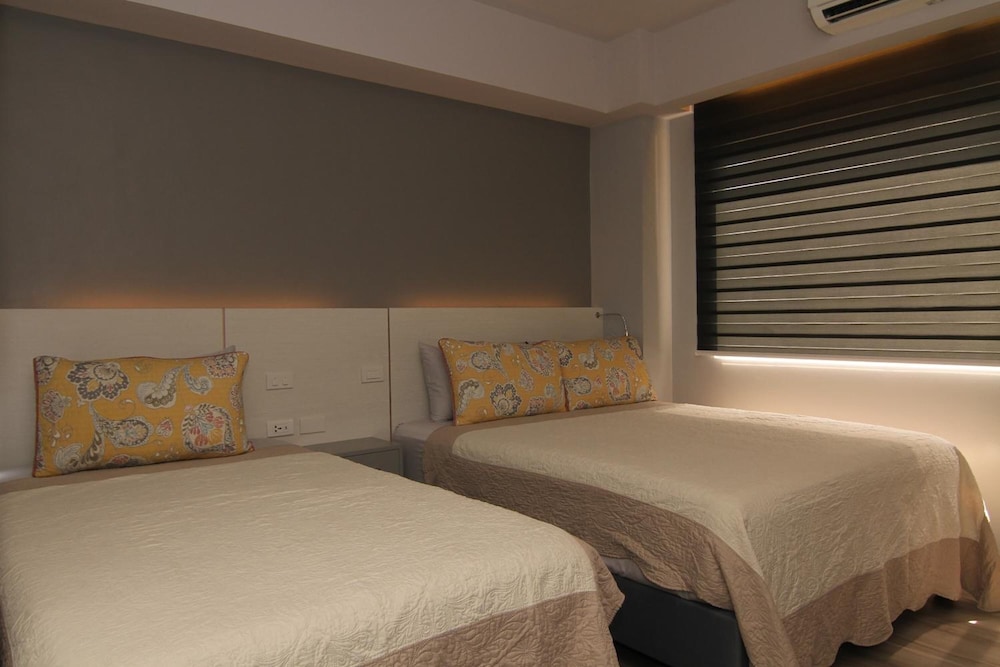 Cebu Hotel Plus 13/55