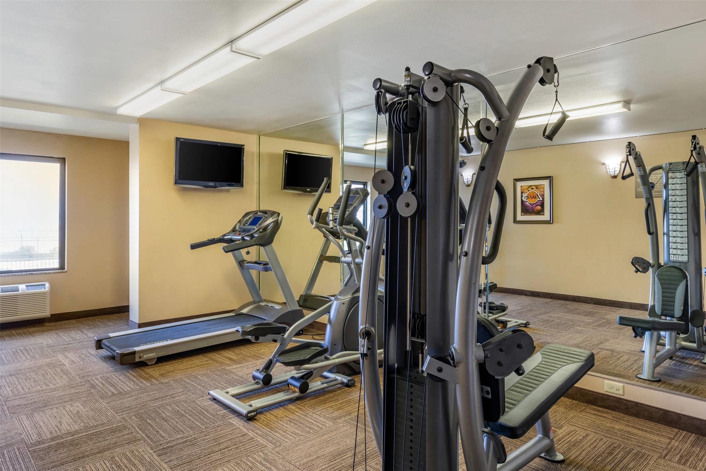 Comfort Inn & Suites San Bernardino 8/16