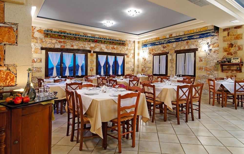Areti Aparthotel 59/75