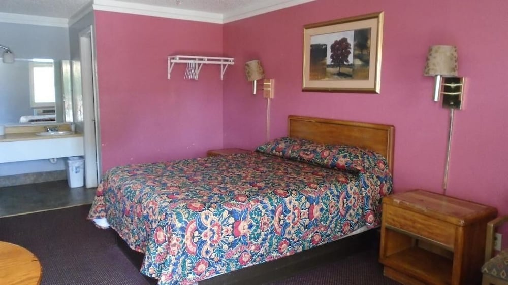 TOWN HOUSE MOTEL 26/61