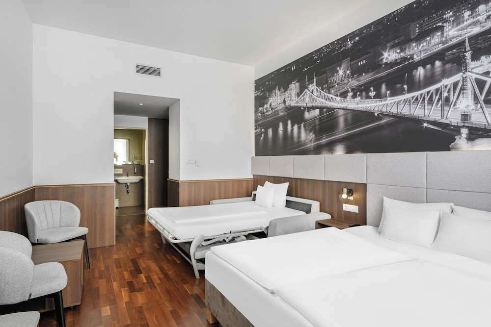 SUPERIOR, DOUBLE BED, SOFA