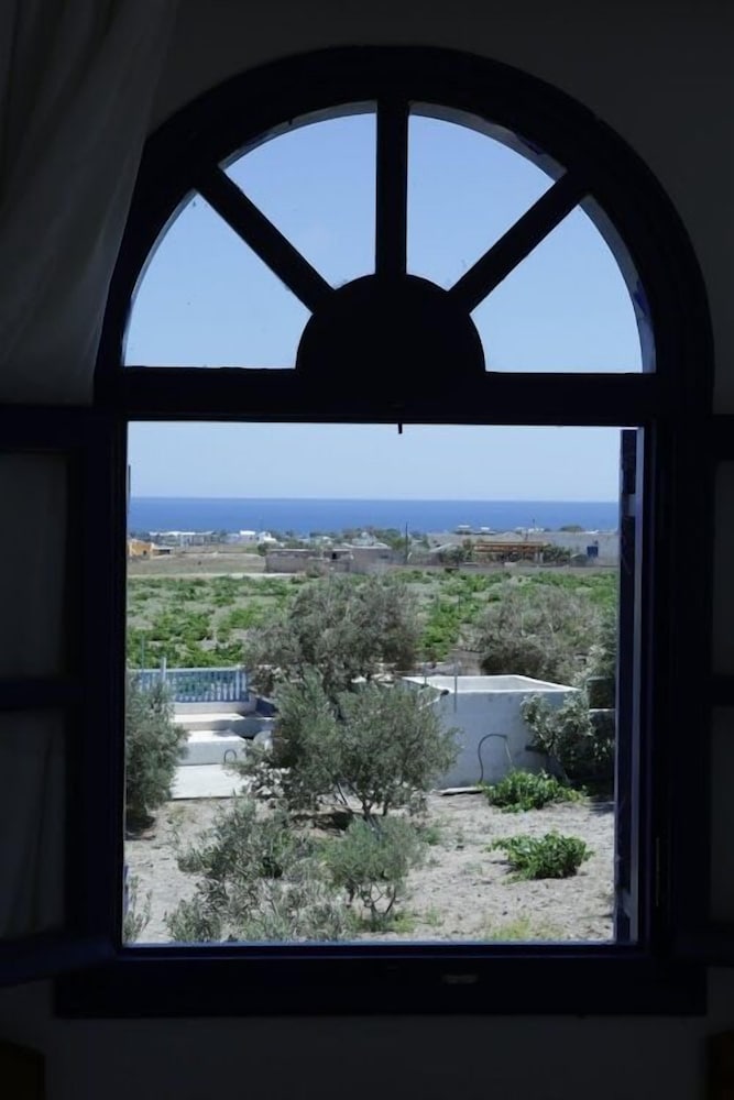 PERISSA HOTEL 46/50