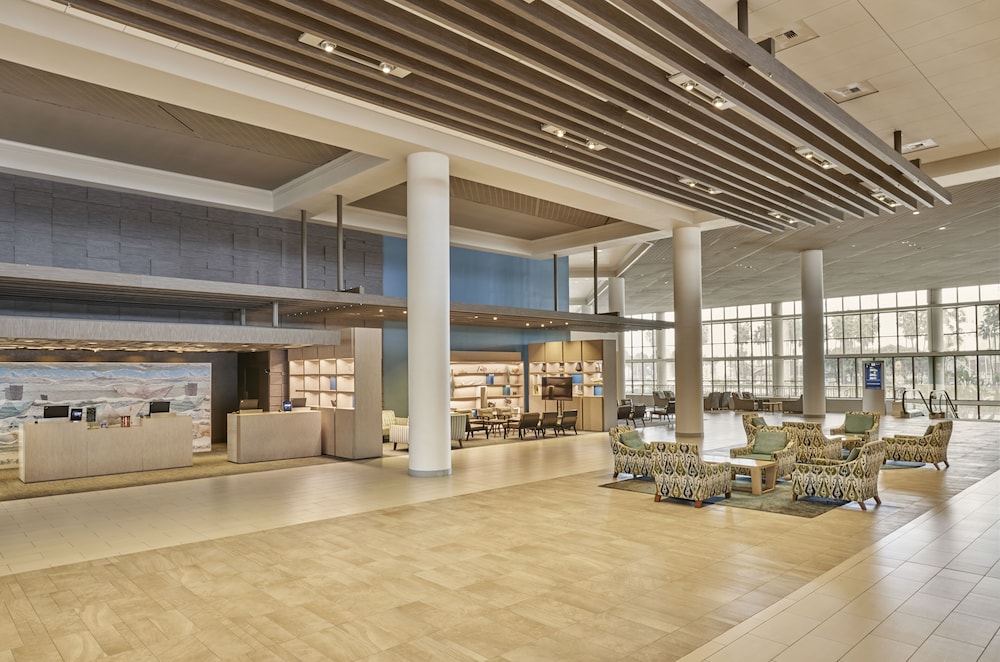 Hyatt Regency Long Beach 10/75