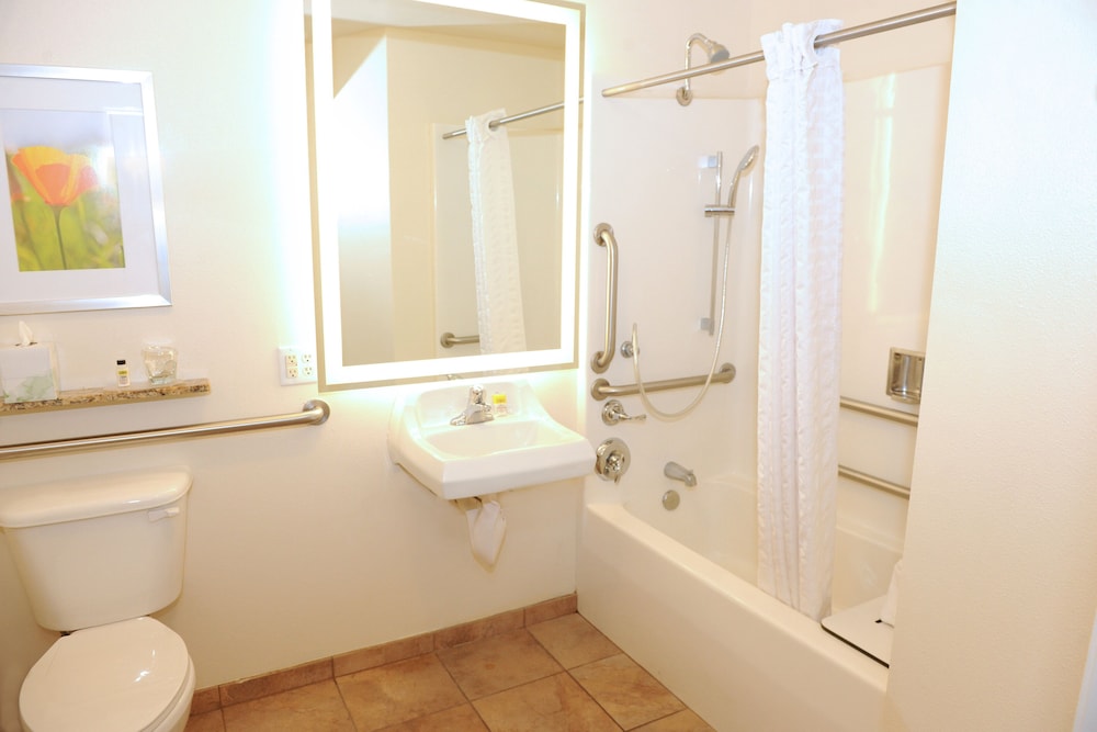 Candlewood Suites Santa Maria 11/75