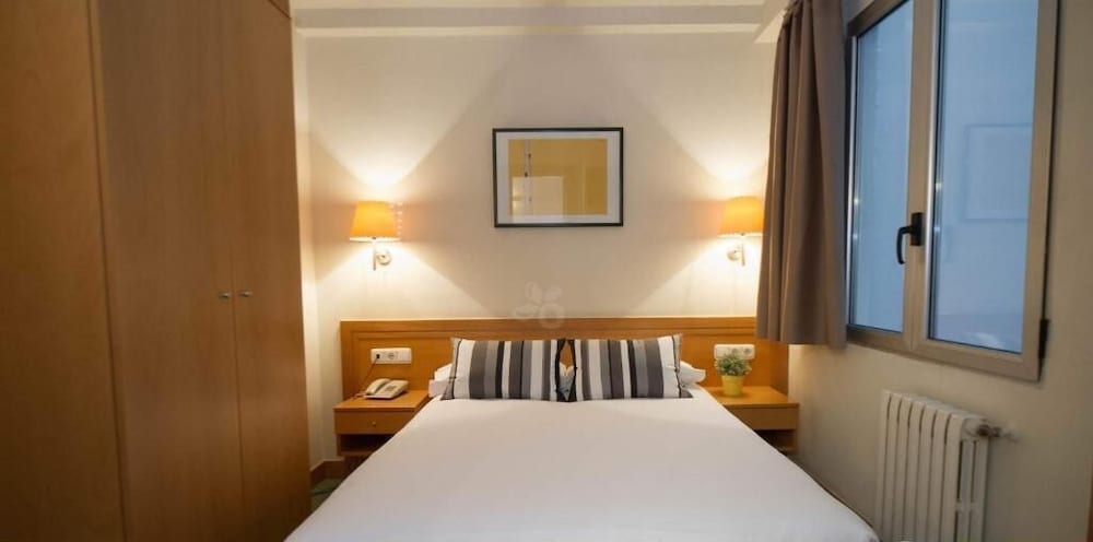 Hotel Zaragoza Plaza 17/50