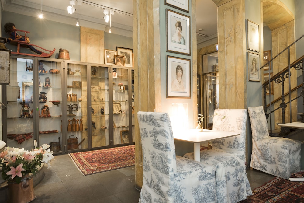 Lady Hamilton Apartments 14/20