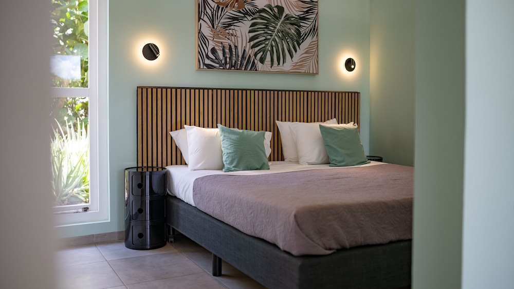 Blue Bay Lodges 9/50