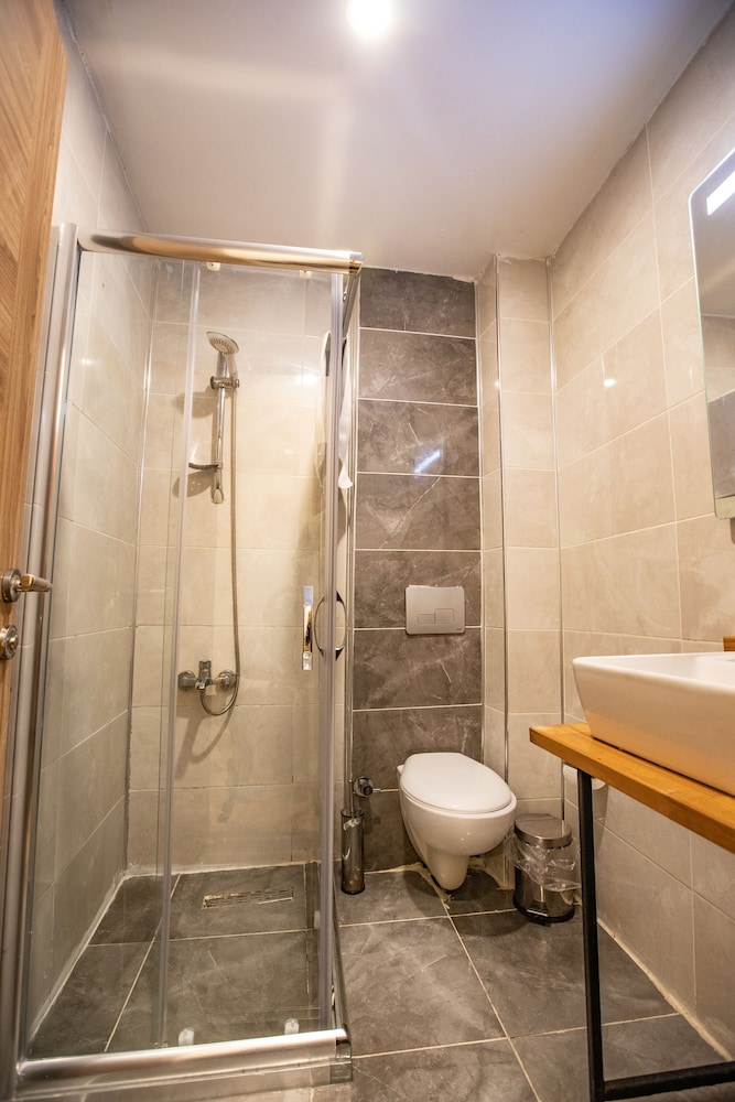 La Pazza Suites 40/50