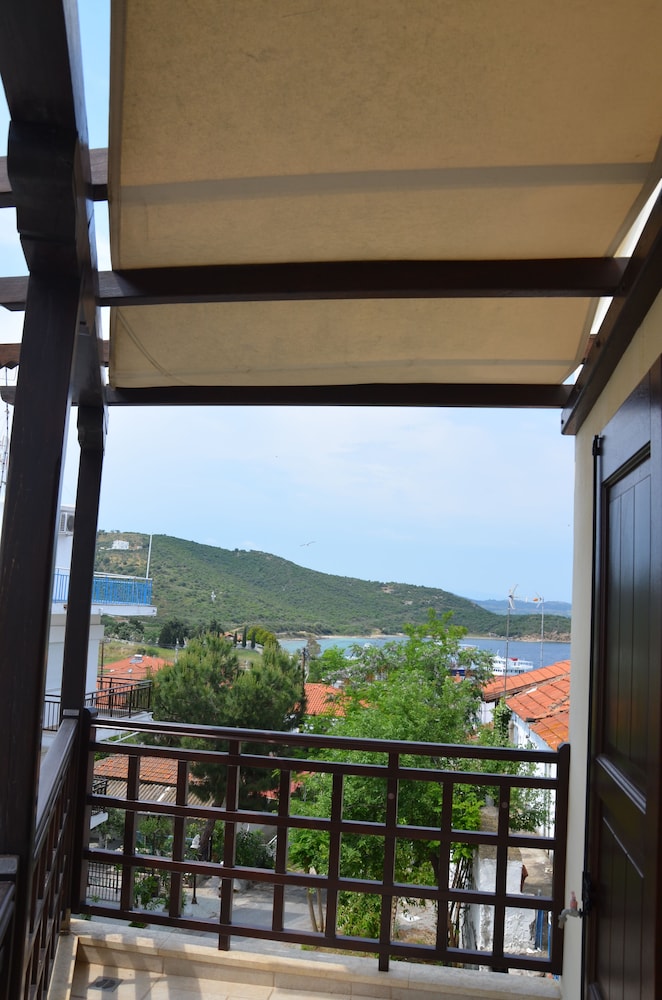 Helianthus Guesthouse 12/50
