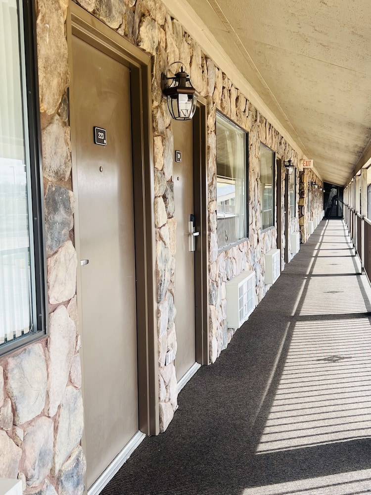 Best Western Stroud Motor Lodge 21/34