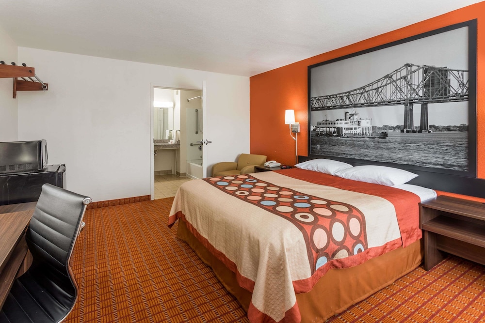 Super 8 by Wyndham Baton Rouge/I-10 11/31