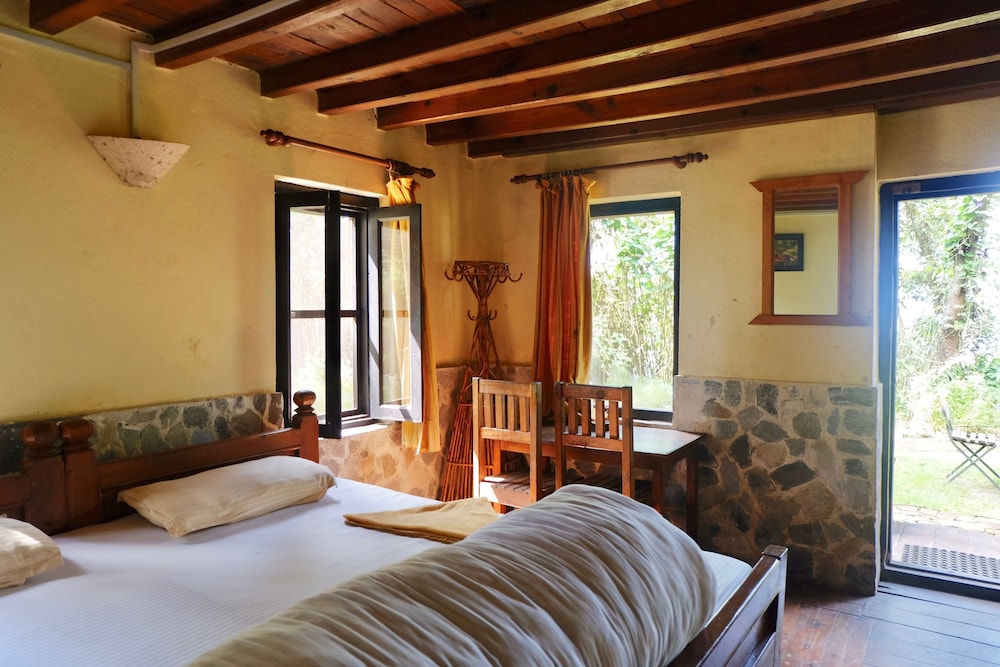 STANDARD, DOUBLE BED, PRIVATE BATHROOM