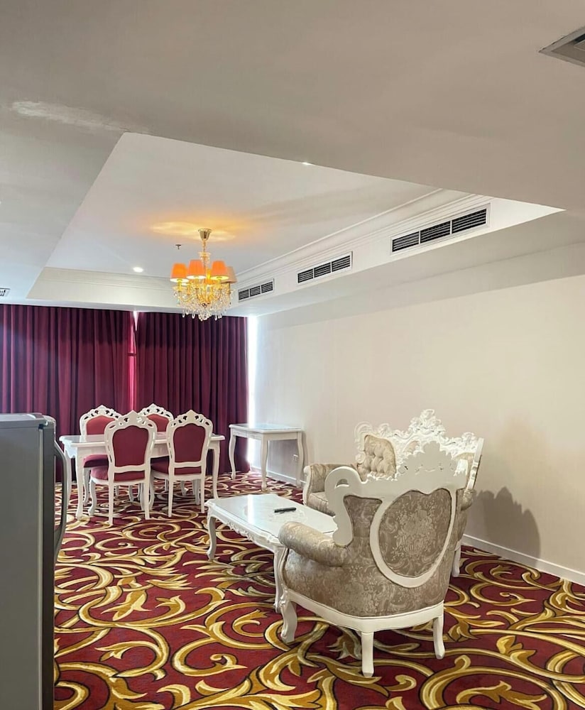 Pacific Palace Hotel 58/67