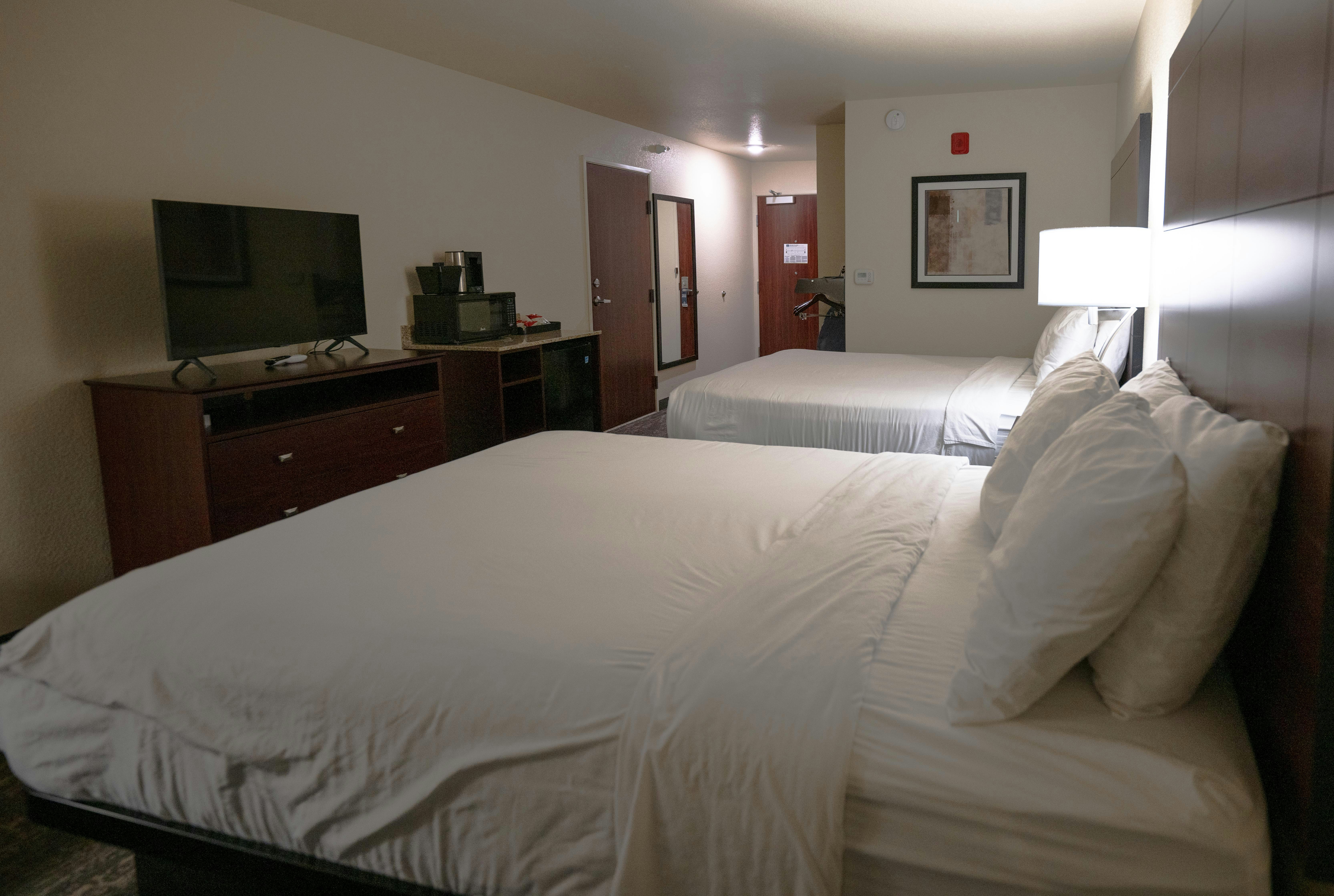 Cobblestone Hotel & Suites - Lamar 14/19