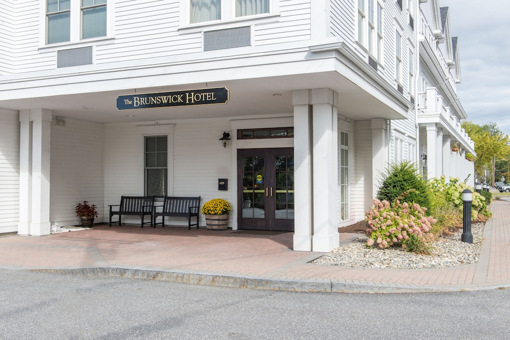 The Brunswick Hotel & Tavern 42/50