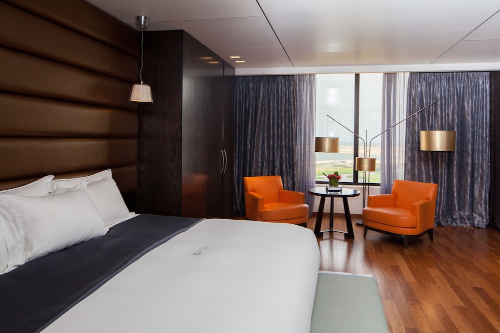 Eko Hotel And Suites 7/24