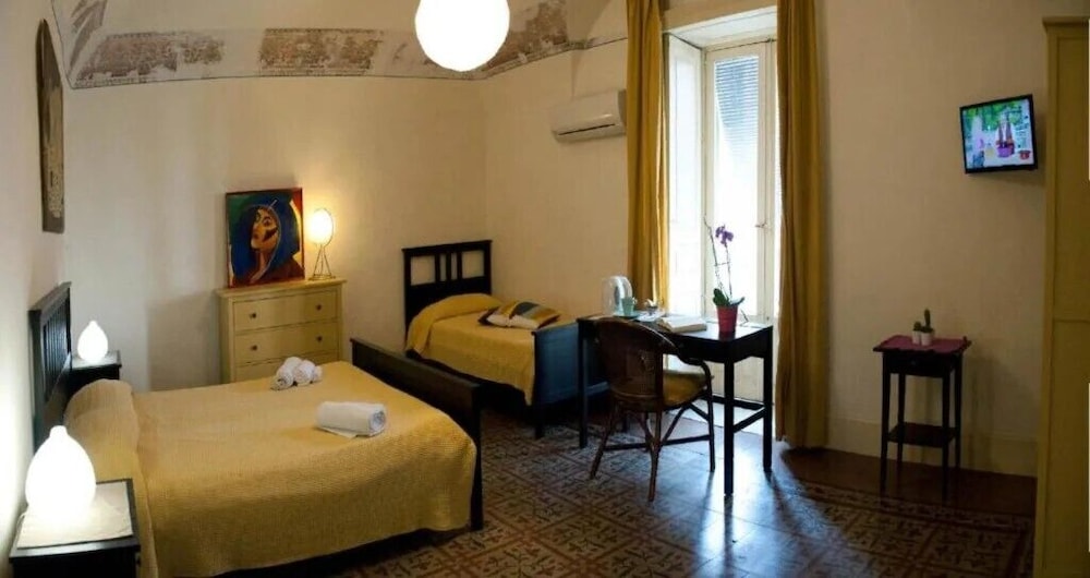 Ivana B&amp;B 10/76