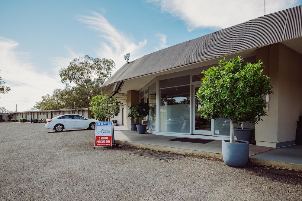 ARTESIAN SPA MOTEL 41/48