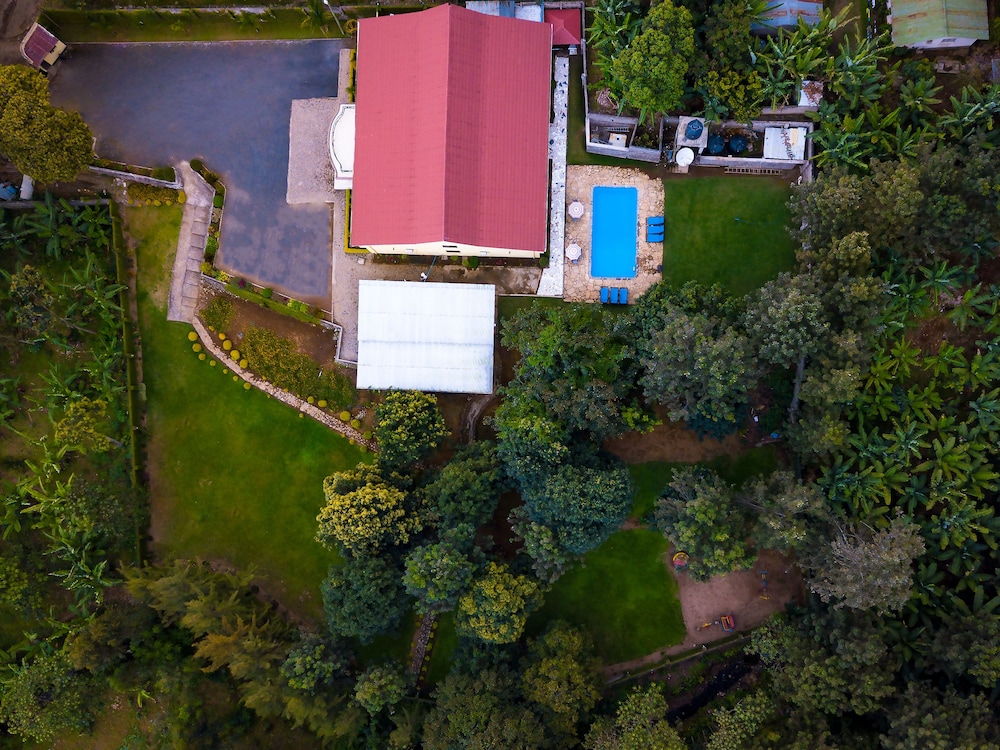 Mvuli Hotel 59/64