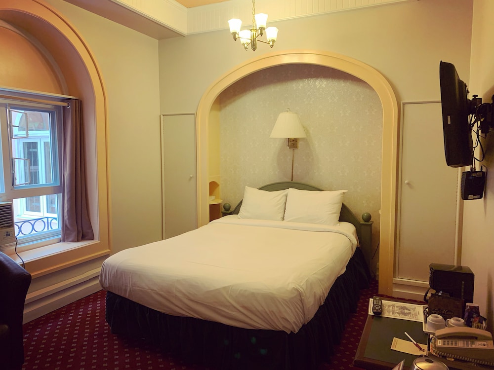 Bedford Regency Hotel, Trademark Collection by Wyndham 15/47