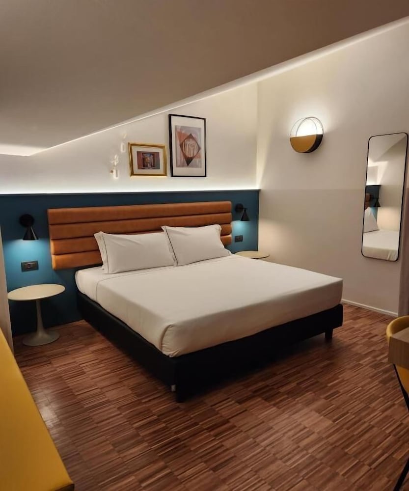 Bleis Hotel 15/50