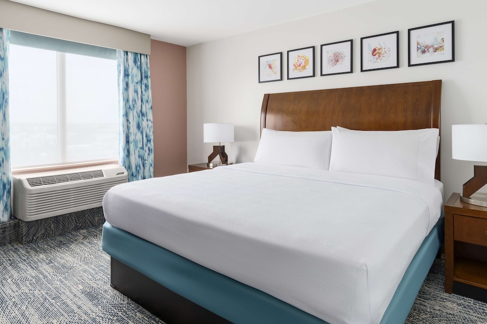 1 BEDROOM, SUITE, KING BED, SOFA