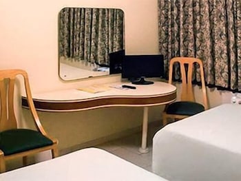Hotel Del Rey 54/64