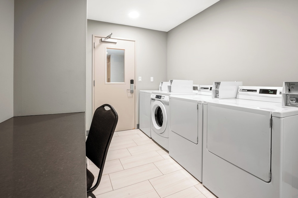 Holiday Inn Express Hotel Suites A Marysville 64/71