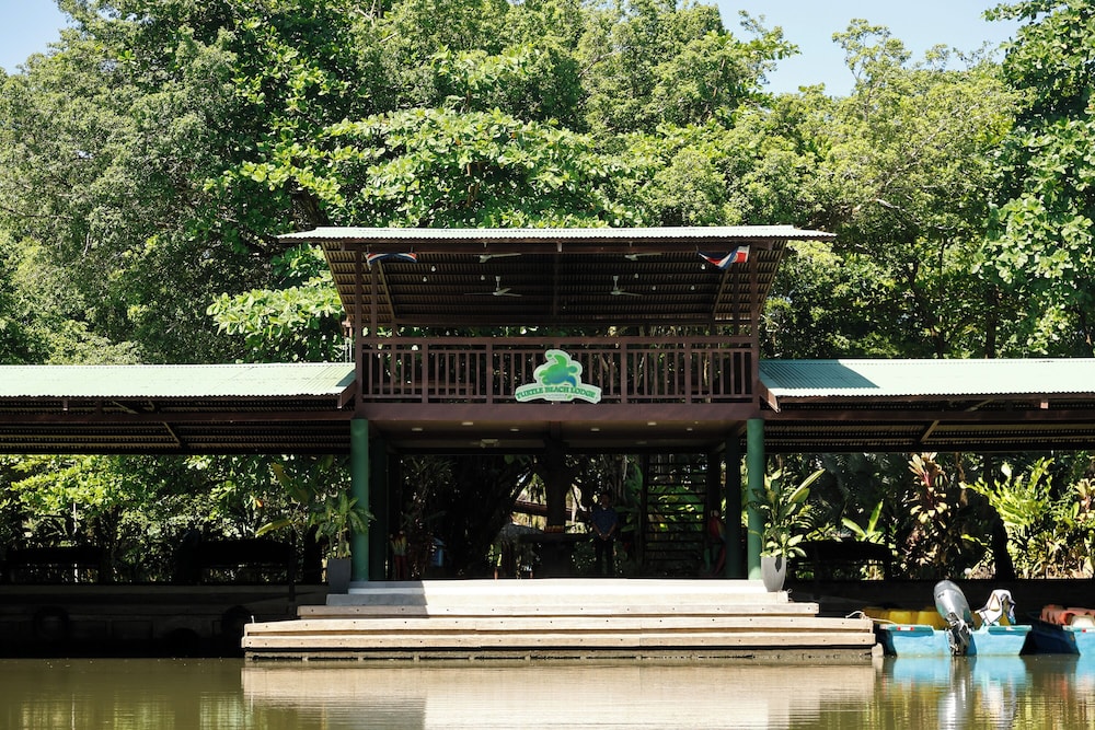 Turtle Beach Lodge 3/50