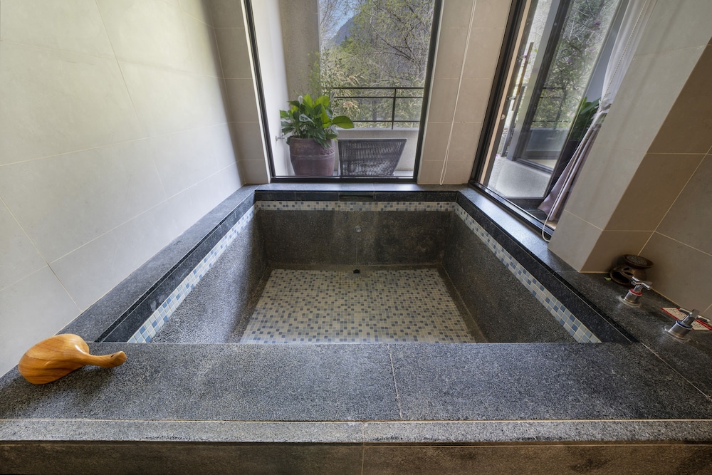 Tai-Yi Red Maple Resort(Tai-Yi Ecological Leisure Farm) 33/64