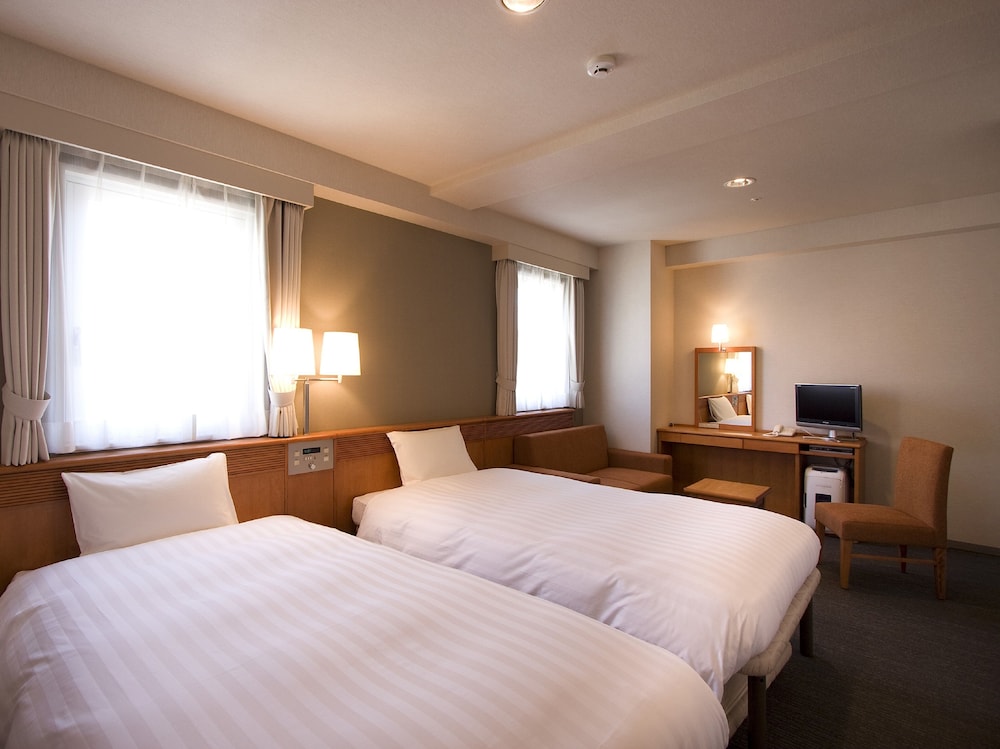 ROOM, TWIN BEDS