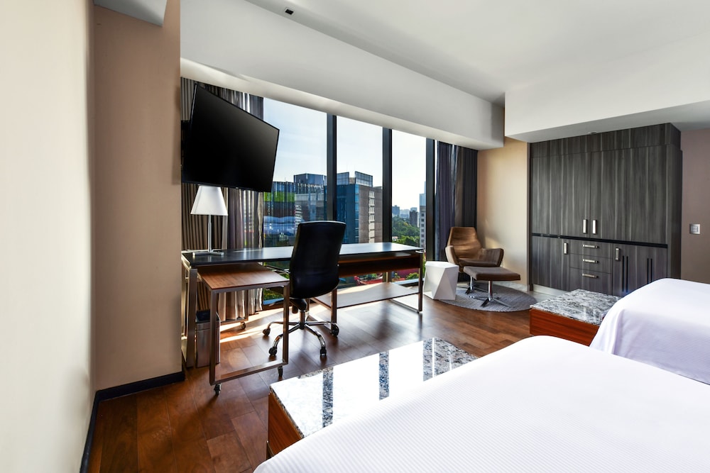 Krystal Grand Suites Insurgentes 64/67