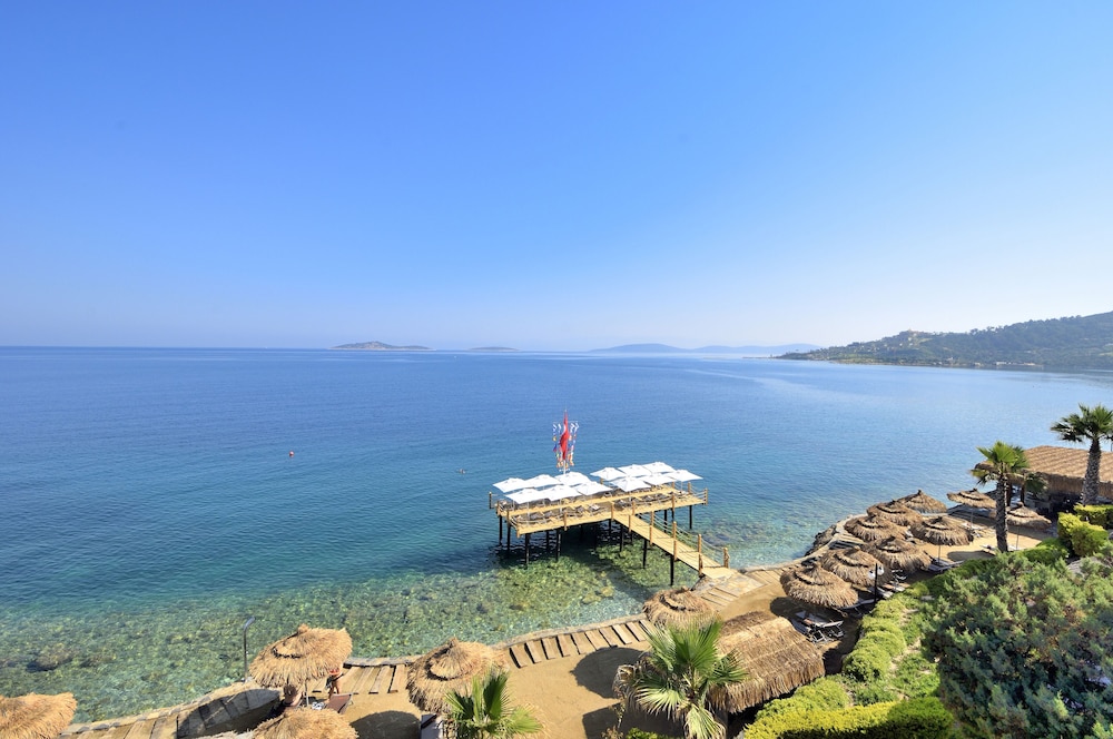 Sarpedor Boutique Hotel 40/48