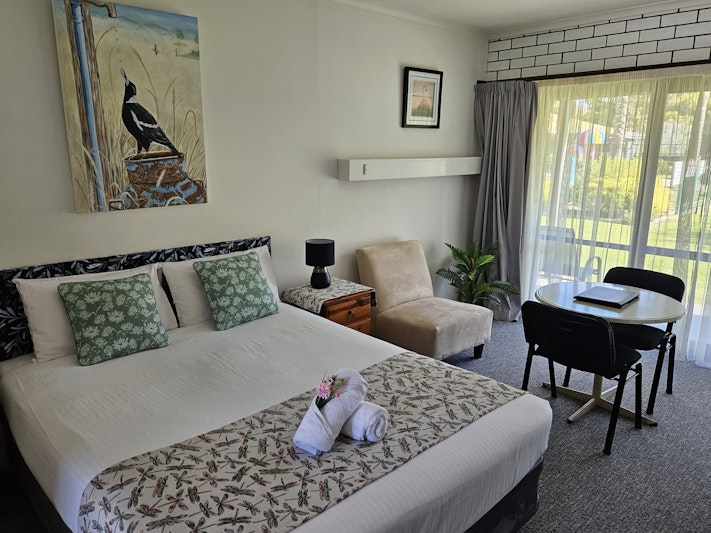 BAROOGA COUNTRY INN MOTEL 1/5