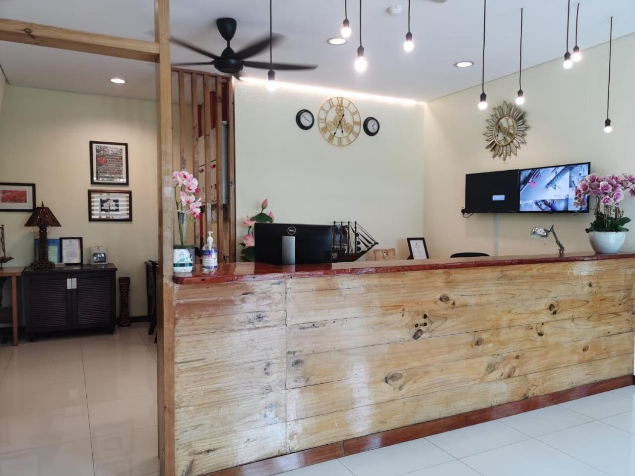 Hotel O Pavilion Inn Hotel 13/42