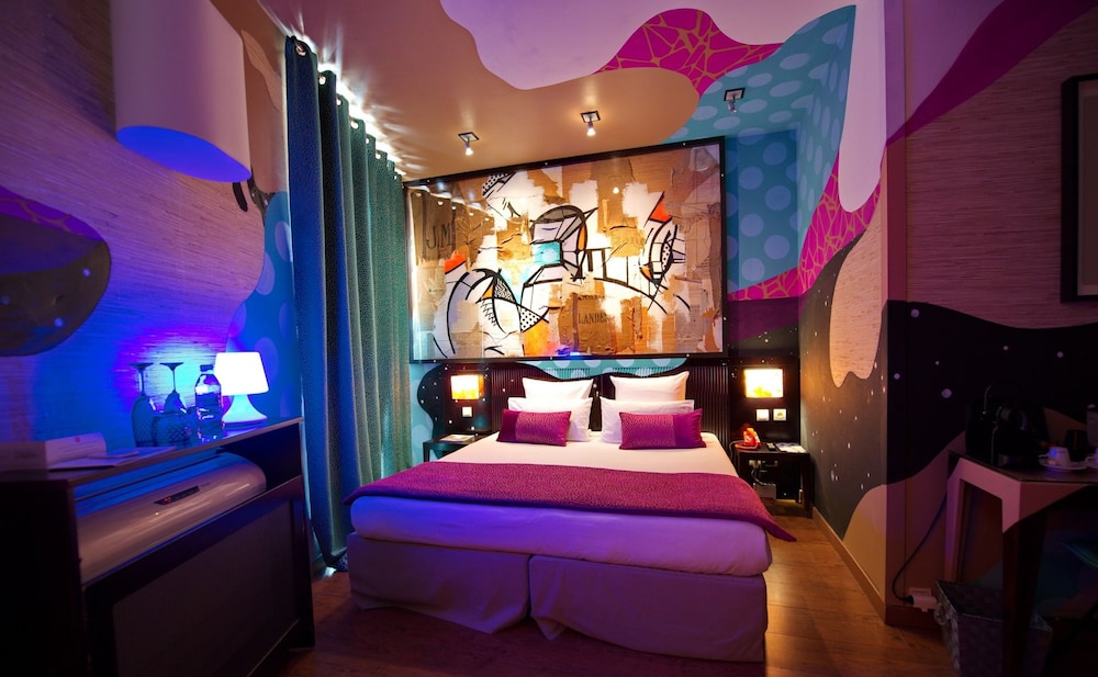 Hotel des Beaux Arts 49/77