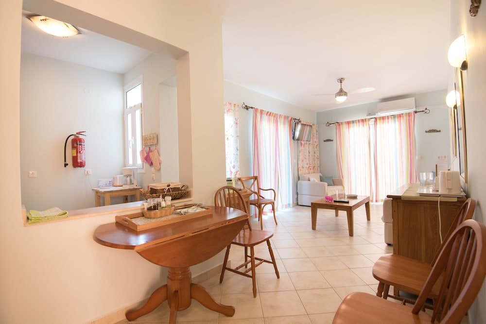 Myrties Boutique Apartments 30/50